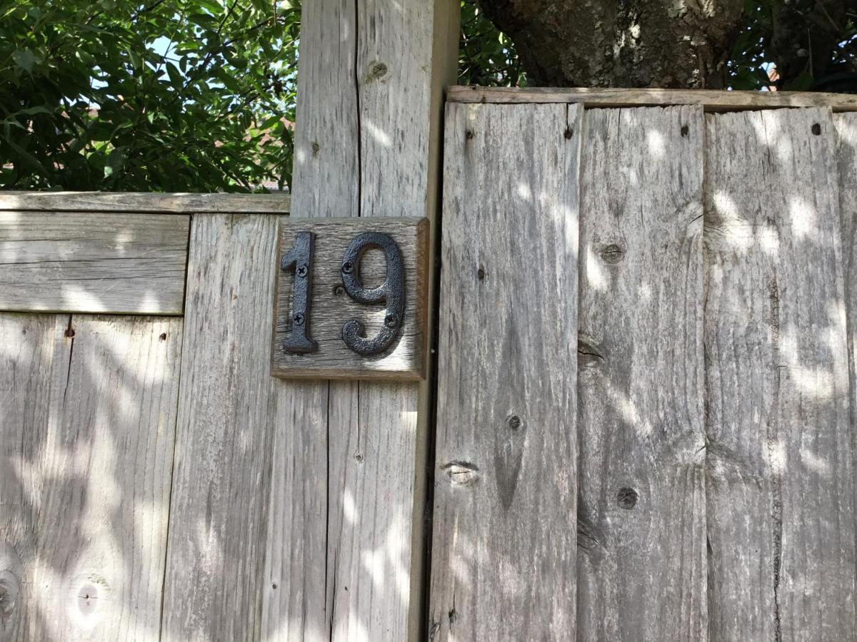Number 19 B&B Chichester Luaran gambar